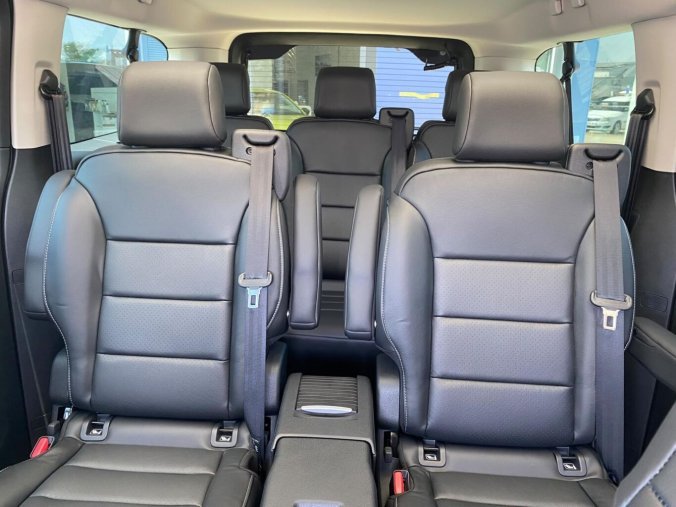 Peugeot Traveller, Peugeot Traveller Allure L3 2.2 BHDi 180 EAT8, barva šedá
