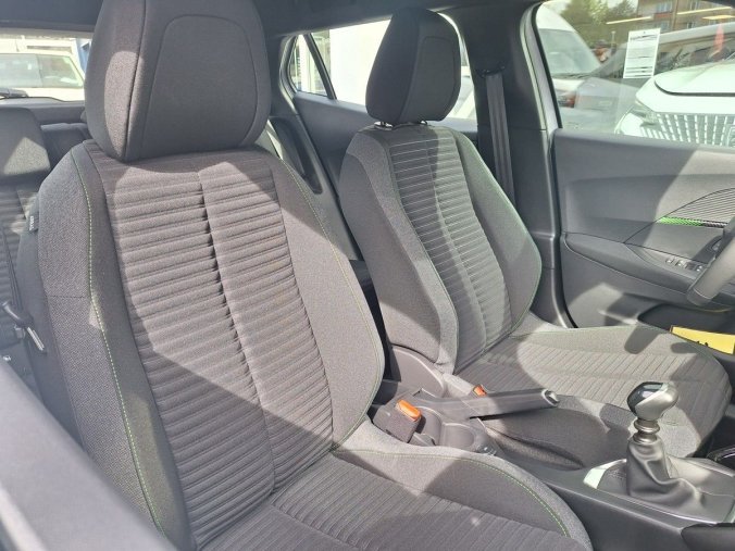 Peugeot 2008, Peugeot 2008 STYLE 1.2 PT 100k MAN6, barva šedá