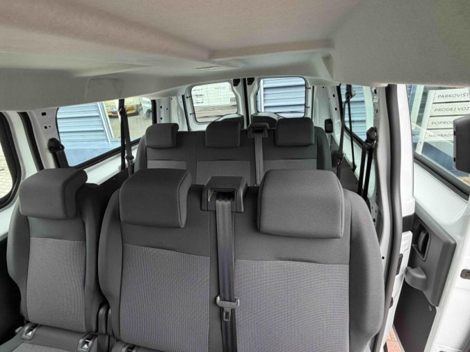 Peugeot Expert, Peugeot Expert Combi L3 2.2 BlueHDi 150 MAN6, barva bílá