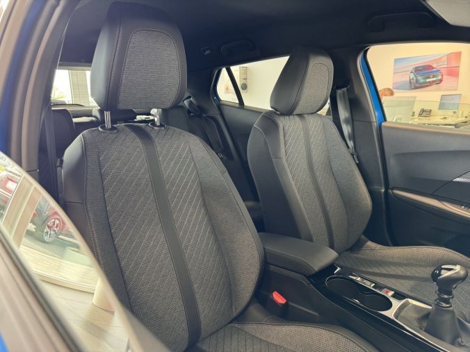 Peugeot 2008, Peugeot 2008 ALLURE, Pack Vision, Grip Control, barva modrá