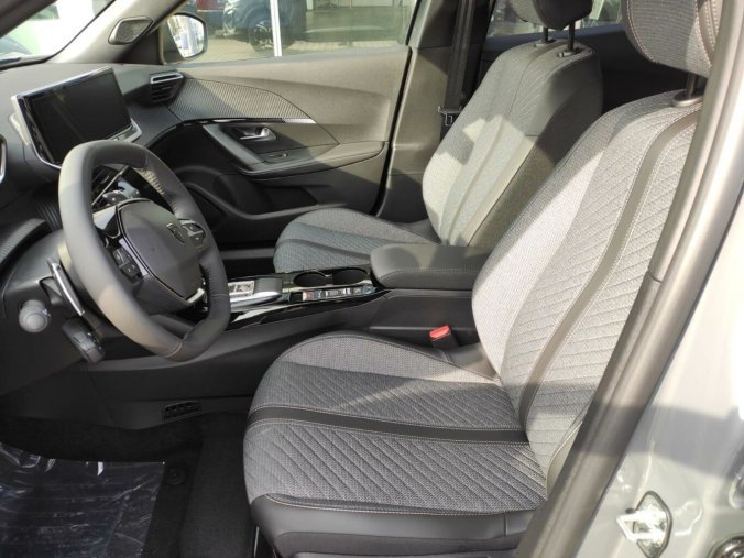 Peugeot 2008, Peugeot 2008 ALLURE 1.2 136k HY AUTOMAT, barva šedá