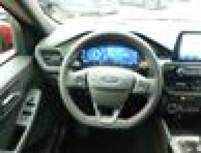 Ford Kuga, 1.5 EcoBoost, barva červená