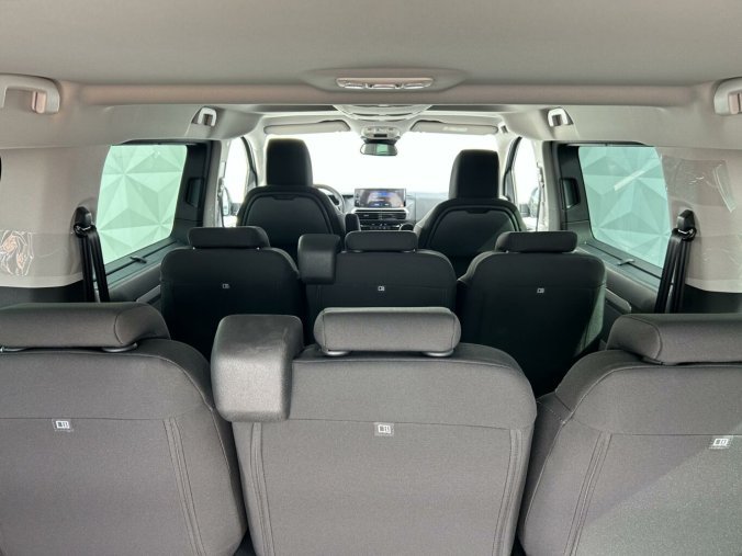 Peugeot Traveller, Peugeot Traveller Active Long 2.0 BlueHDi 180, barva zelená