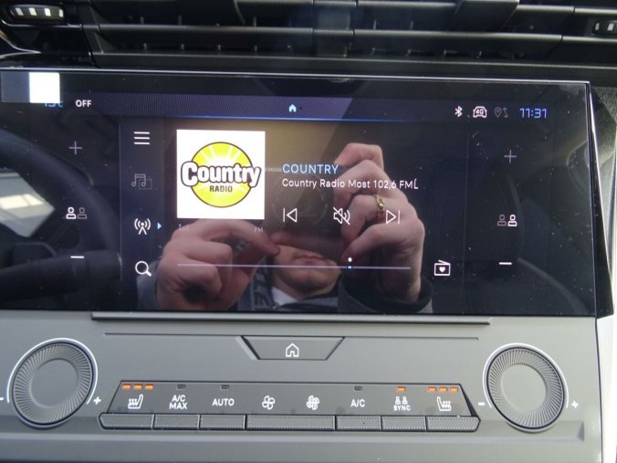 Peugeot 408, Peugeot 408 ALLURE Hybrid 145k e-DCS6, barva šedá