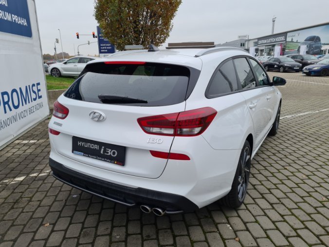 Hyundai i30, 1,5 T-GDI 117 kW iMT MHEV, barva bílá