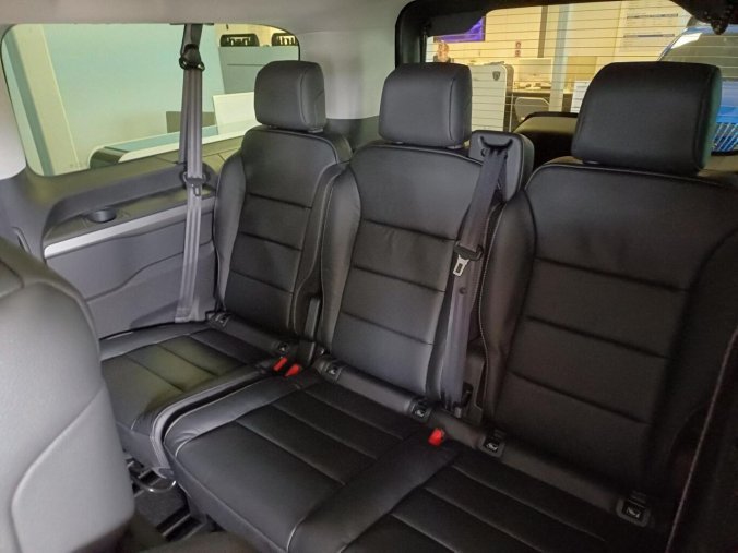 Peugeot Traveller, Peugeot Traveller ALLURE 2.2 BlueHDi 180k EAT8, barva šedá