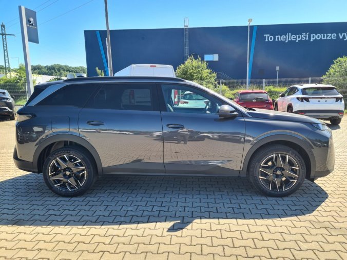 Peugeot 5008, Peugeot 5008 5008 ALLURE Hybrid 145 e-DCS6, barva modrá