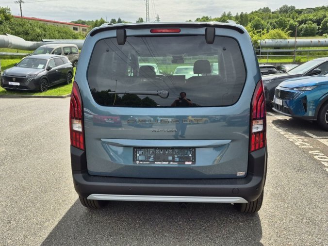 Peugeot Rifter, Peugeot Rifter GT BlueHDi 130 S&S EAT8, barva modrá