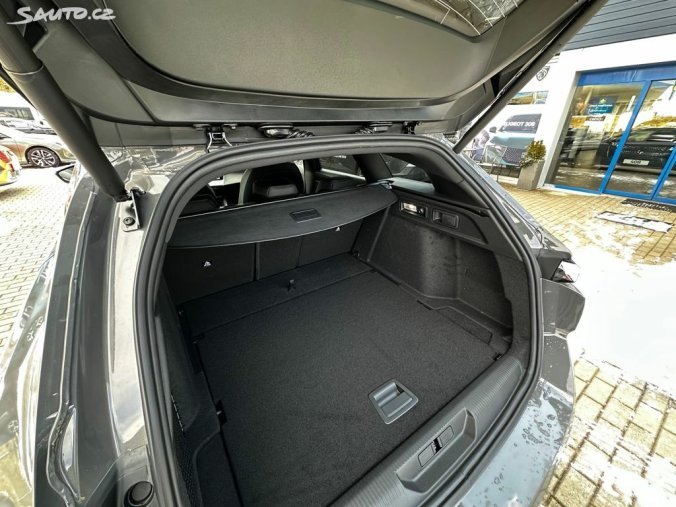 Peugeot 308, Peugeot 308 SW GT Hybrid 136 e-DCS6, barva šedá