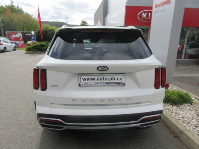 Kia Sorento, 2,2 CRDi SCR 4x4 8DCT TOP, barva bílá