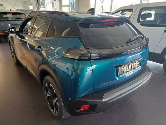 Peugeot 2008, Peugeot 2008 ALLURE 1.2 PureTech 7 let zár., barva modrá