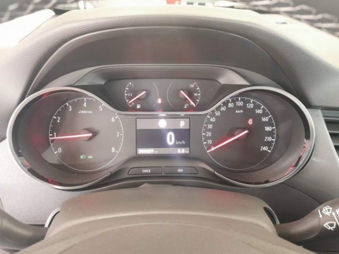 Opel Crossland X, Elegance 1.2 TURBO (96kW/130k), barva červená
