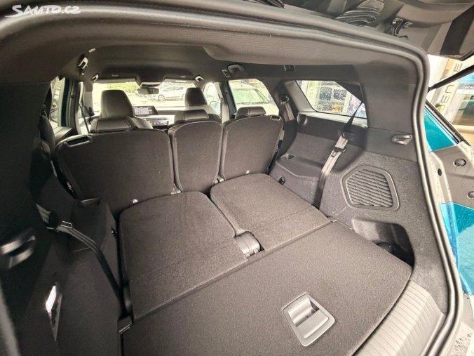 Peugeot 5008, Peugeot 5008 ALLURE Hybrid 145 e-DCS6, barva modrá