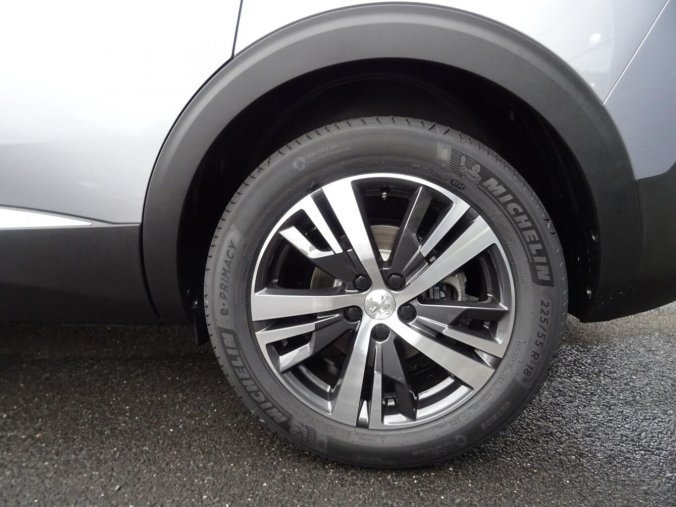 Peugeot 5008, Peugeot 5008 ALLURE BlueHDi 130k EAT8, barva stříbrná