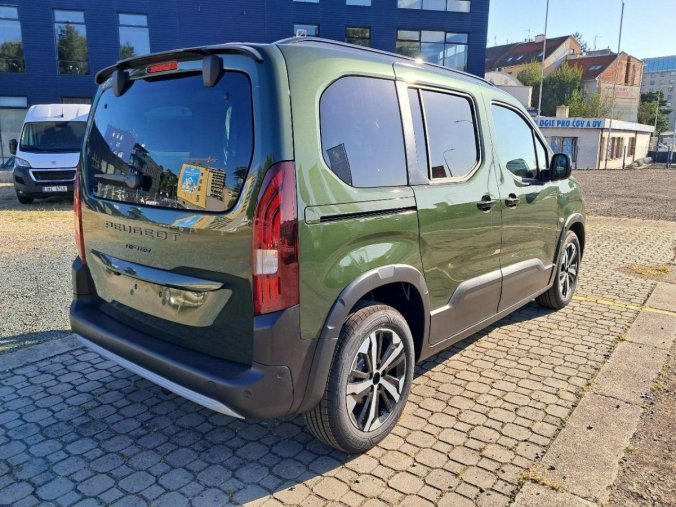 Peugeot Rifter, Peugeot Rifter GT BlueHDi 130 S&S EAT8, barva zelená