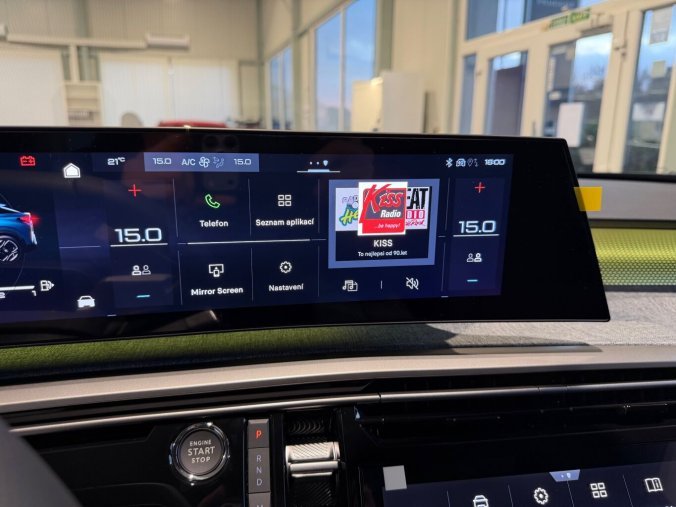 Peugeot 3008, Peugeot 3008 GT Hybrid 145 e-DCS6, barva modrá