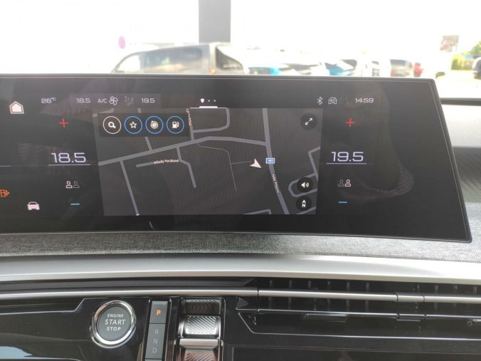 Peugeot 3008, Peugeot 3008 ALLURE 145k AUT HYBRID, barva stříbrná