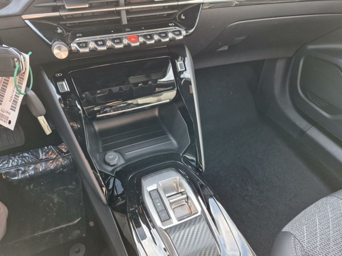 Peugeot 2008, Peugeot 2008 ALLURE Hybrid 145 e-DCS6, barva šedá