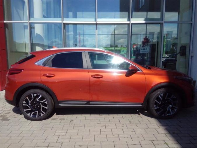 Kia XCeed, 1.5 T-GDi GPF TOP MY23 Face, barva oranžová