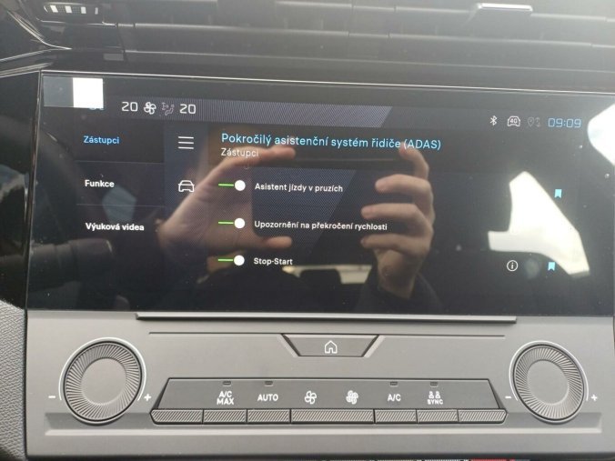 Peugeot 308, Peugeot 308 SW STYLE Hybrid 145 e-DCS6, barva modrá