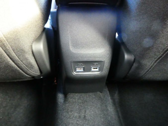 Peugeot 208, Peugeot 208, barva bílá