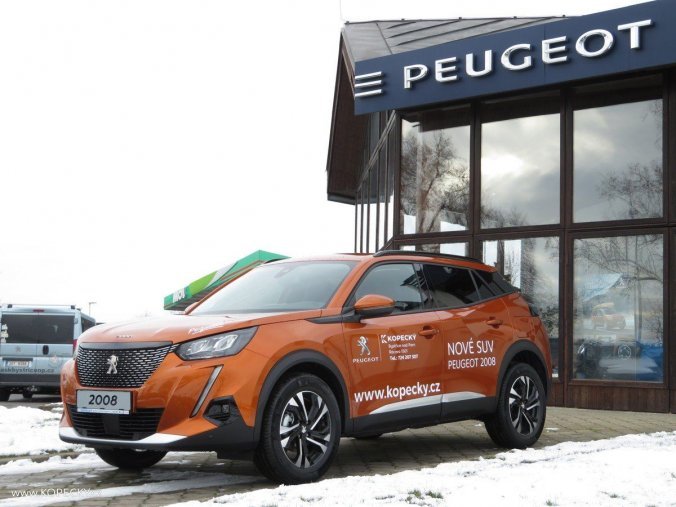 Peugeot 2008, ALLURE 1.2 PureTech 130k M6, barva oranžová