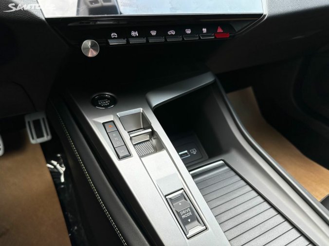 Peugeot 308, Peugeot 308 SW GT Hybrid 136 e-DCS6, barva šedá