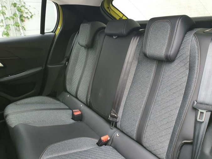 Peugeot 208, Peugeot 208 ALLURE PureTech 100 S&S MAN6, barva žlutá