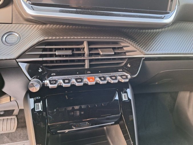 Peugeot 2008, Peugeot 2008 ALLURE Elmotor 115 kW/156 k (B, barva bílá