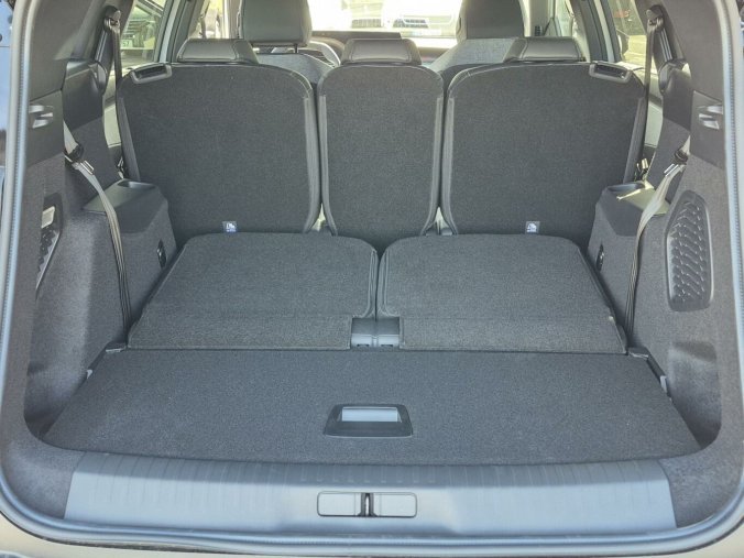 Peugeot 5008, Peugeot 5008 GT Hybrid 136 e-DCS6, barva bílá