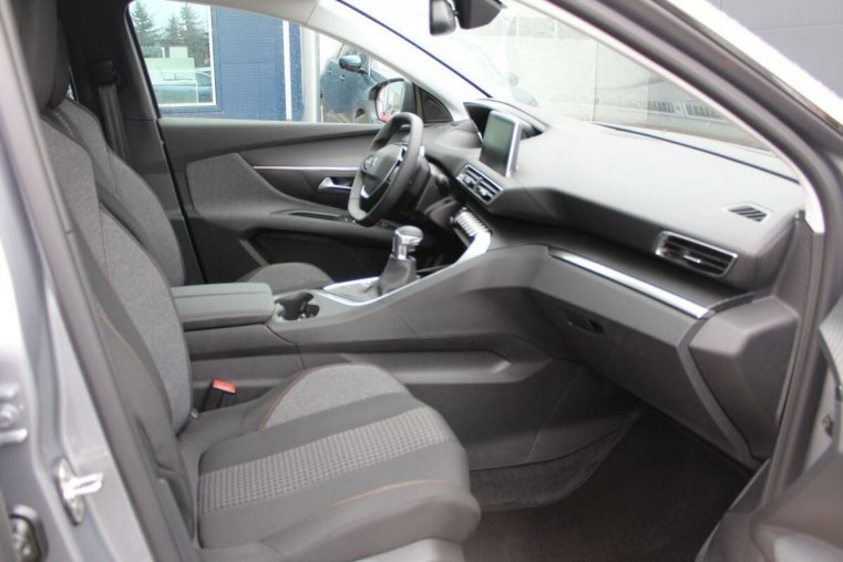 Peugeot 5008, ACTIVE 1.5 96 kW MT6, barva šedá