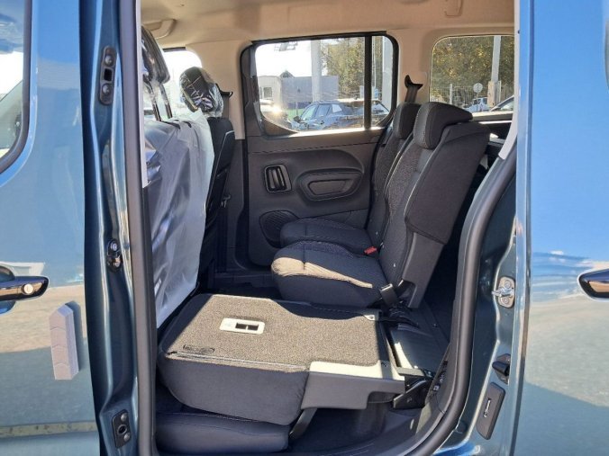 Peugeot Rifter, Peugeot Rifter LONG ALLURE BlueHDi 130 S&, barva modrá