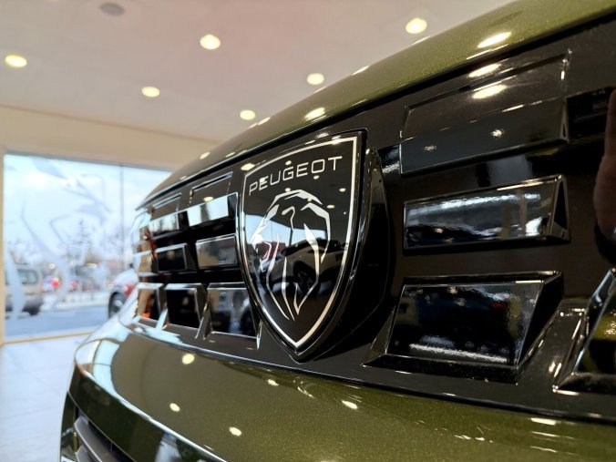 Peugeot Rifter, Peugeot Rifter ALLURE 110k, Benzin, 7 let záruka, barva zelená