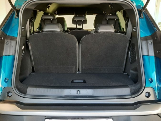 Peugeot 5008, Peugeot 5008 5008 ALLURE Hybrid 145 e-DCS6, barva modrá