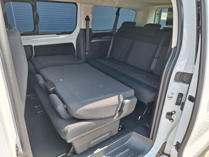 Peugeot Traveller, Peugeot Traveller Expert Combi L3 2.0 BHDi 180 E, barva bílá