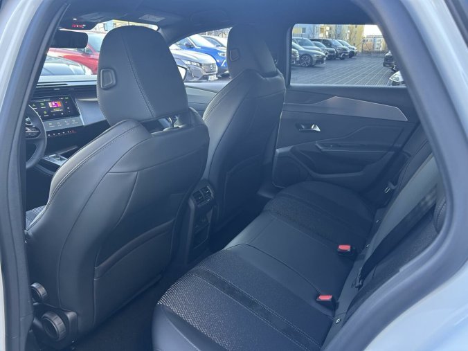 Peugeot 308, Peugeot 308 SW GT Hybrid 145 e-DCS6, barva bílá