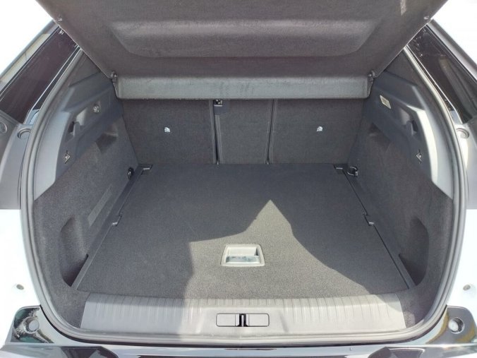 Peugeot 3008, Peugeot 3008 GT Elektromotor 73kWh - SKLAD, barva bílá