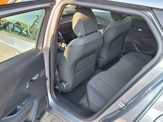 Peugeot 2008, Peugeot 2008 STYLE PureTech 100 M6, barva šedá