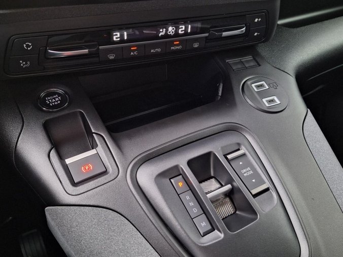 Peugeot Rifter, Peugeot Rifter LONG ALLURE 1.5 BHDi 130k EAT8, barva modrá