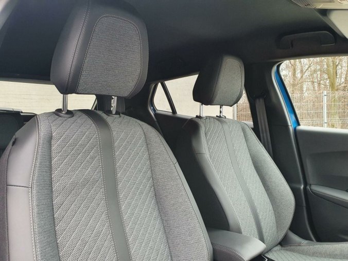 Peugeot 2008, Peugeot 2008 ALLURE PureTech 100 S&S MAN6, barva bílá