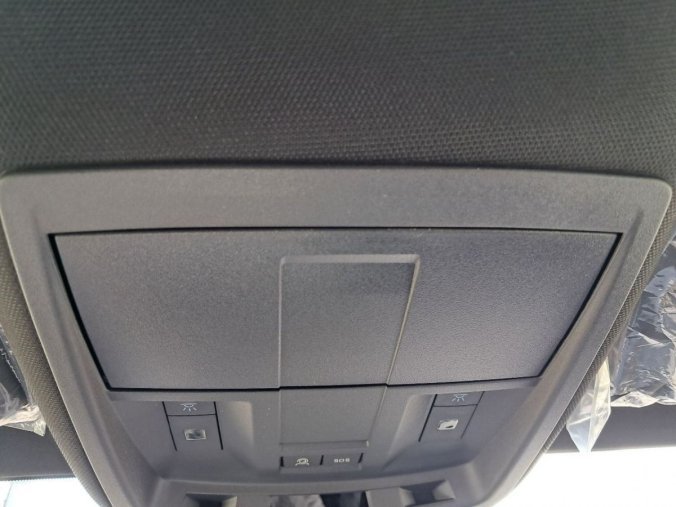 Peugeot 3008, Peugeot 3008 3008 GT Hybrid 145 e-DCS6, barva šedá