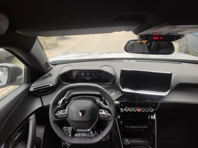 Peugeot 2008, Peugeot 2008 ALLURE 1.2 100k MAN6, barva stříbrná