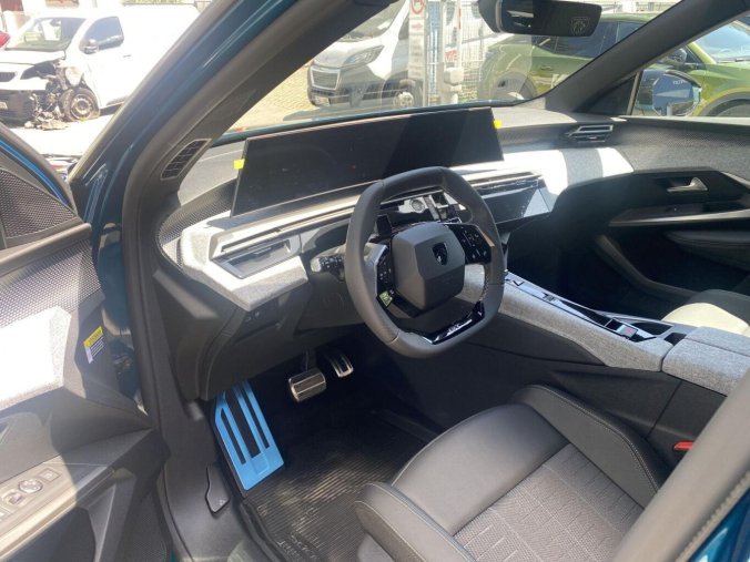 Peugeot 5008, Peugeot 5008 GT Hybrid 145 e-DCS6 SUMMER B, barva modrá