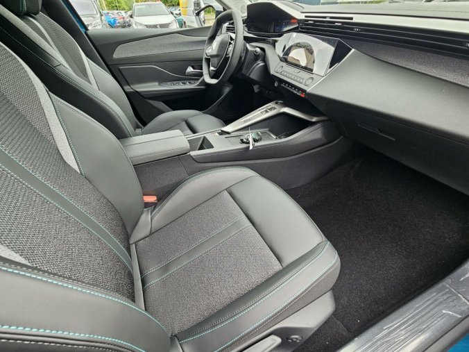 Peugeot 408, Peugeot 408 ALLURE Plug-in HYBR.225 e-EAT8, barva modrá