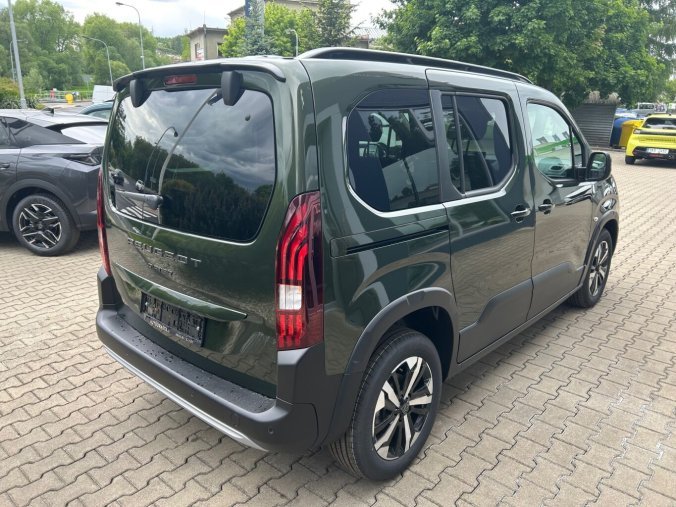 Peugeot Rifter, Peugeot Rifter GT BlueHDi 130 S&S EAT8, barva zelená