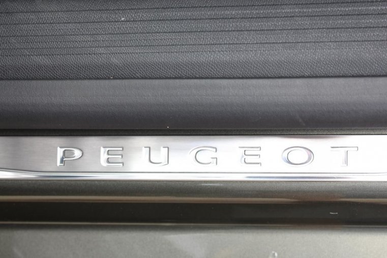 Peugeot 5008, GT 2.0 BlueHDi 180 EAT8, barva bílá