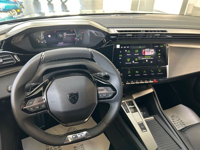 Peugeot 308, Peugeot 308 SW GT Hybrid 145 e-DCS6, barva šedá