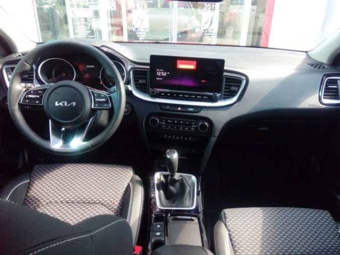 Kia XCeed, 1.5 T-GDi GPF TOP MY23 Face, barva oranžová