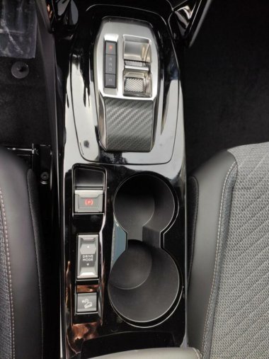 Peugeot 2008, Peugeot 2008 ALLURE 1.2 136k HY AUTOMAT, barva šedá