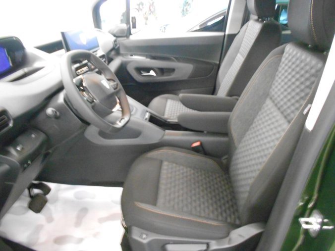 Peugeot Rifter, Peugeot Rifter LONG GT BlueHDi 130 S&S EAT8, barva zelená